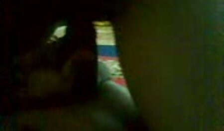 Nóng Mama pim sec khong che Latina trêu chọc cô ấy khỏa thân cơ thể