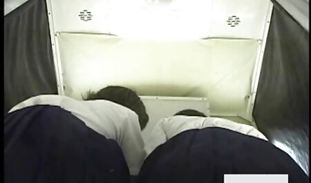 Người phụ nữ theo dõi người khác xem pim sec khong che và quan hệ tình dục của riêng mình