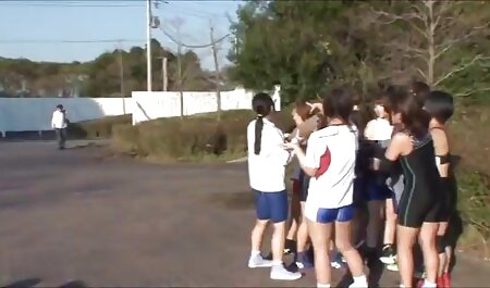 Cô gái trẻ xem phim sec ko che bị kiểm duyệt chơi với dưa chuột